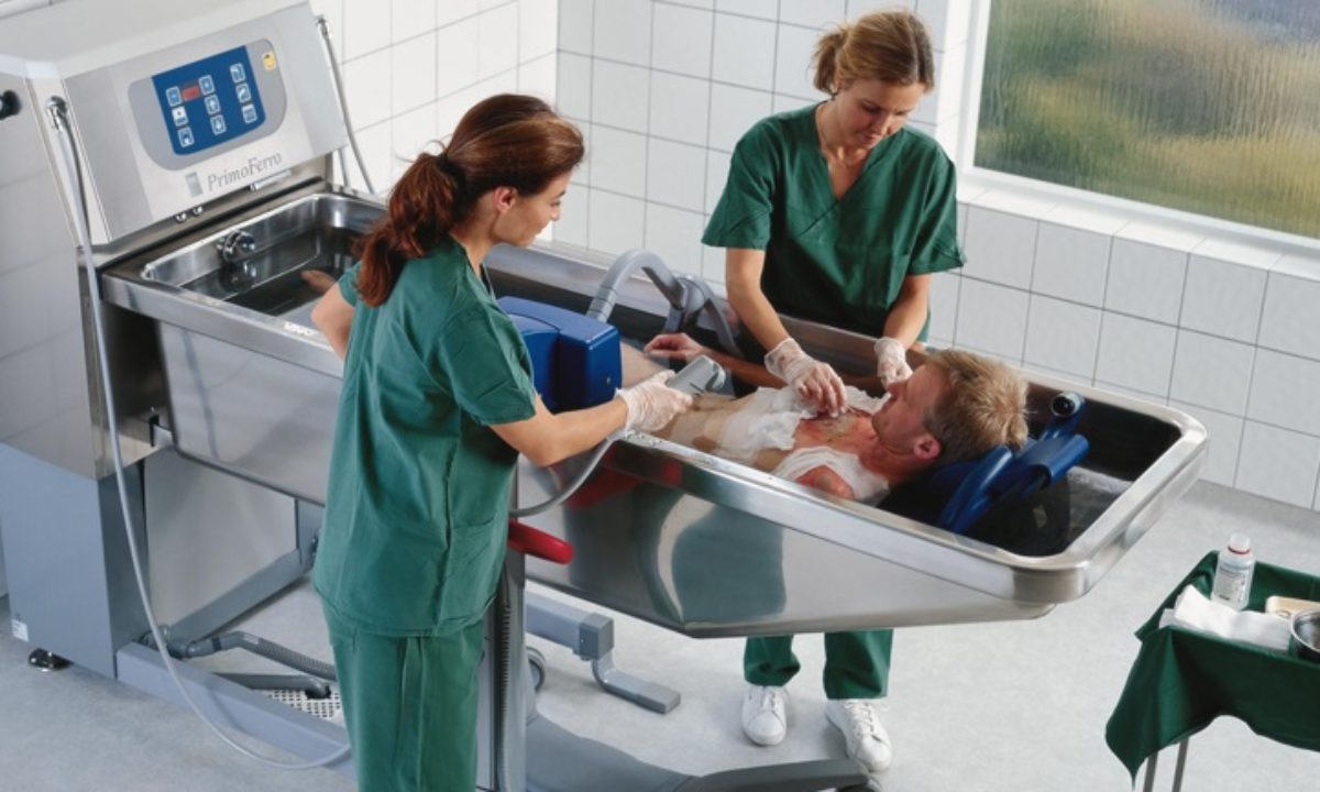 Hydrotherapy for burns