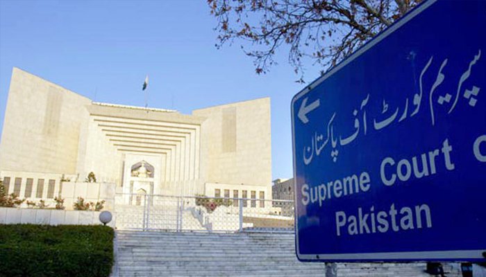 CJP directs govt to not appoint dual nationals on top posts